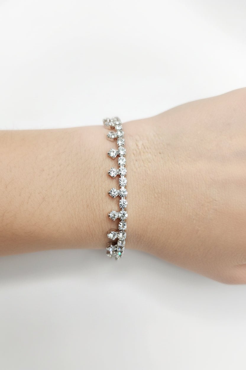 Arrow tip Rhinestone Bracelet for Women: Silver Anklet with Adjustable Chain